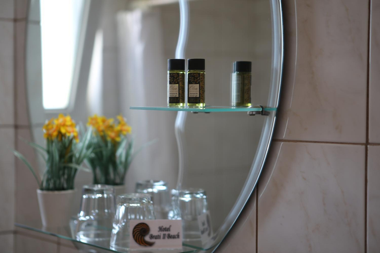 Bathroom 3, Brati II Beach Hotel, West Greece