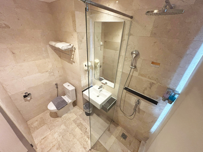 Bathroom 5, W Three Premier Hotel Makassar ( Formerly Lariz W Three Hotel ), Makassar