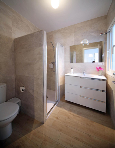 Bathroom 5, Hotel Casa Rosa, Málaga