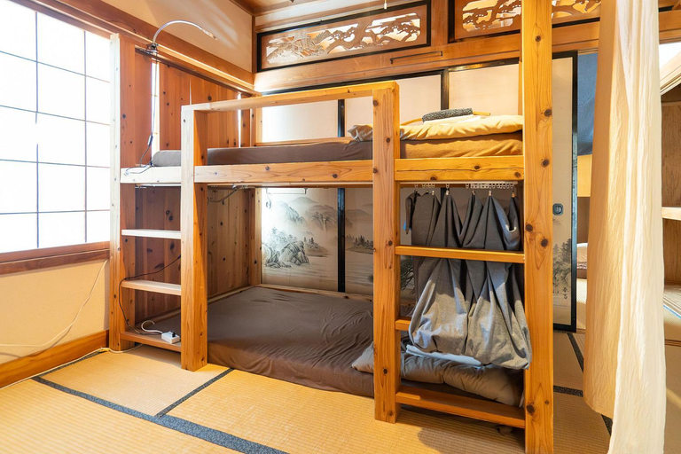 Bedroom 3, 1166 Backpackers, Nagano