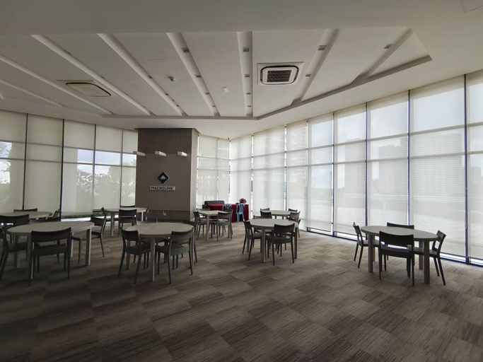 Food & Drinks 4, Macrolink 3806  6pax Cozy Legoland Netflix BySTAY, Johor Bahru