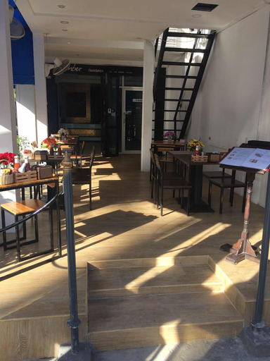 Food & Drinks 4, Amber Residence, Pulau Phuket