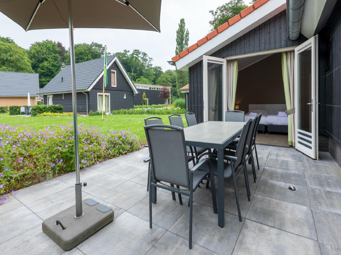 Others 5, Modern Villa with Garden, Gorssel