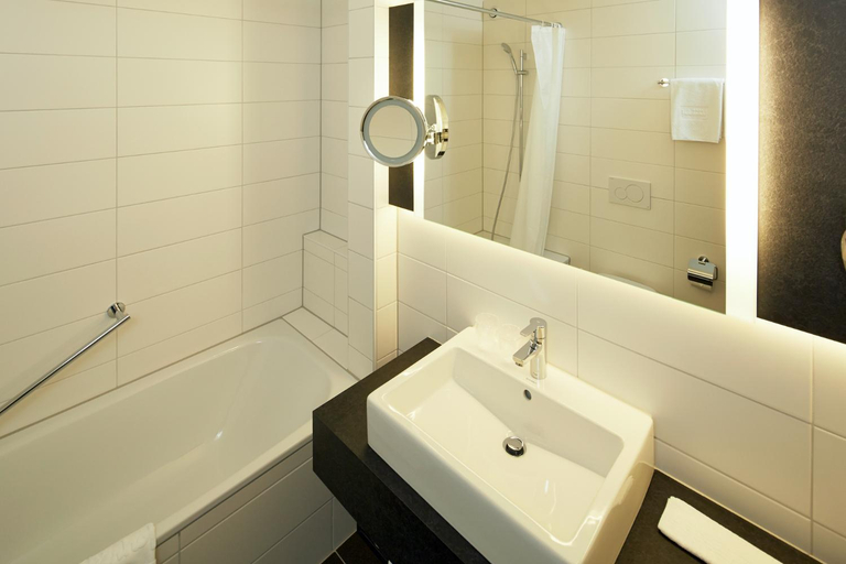 Bathroom 2, Laaxerhof, Surselva
