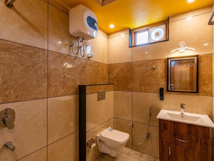 Bathroom 4, The Hosteller Chakrata, Dehradun