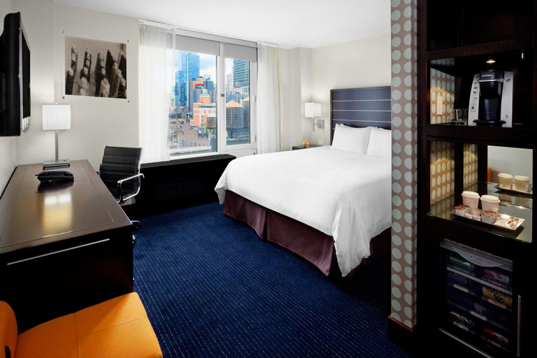 Bedroom 2, Hilton New York Fashion District, New York