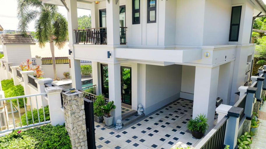 Room 4, Patak 3 Bedroom Private Pool Villa, Phuket Island