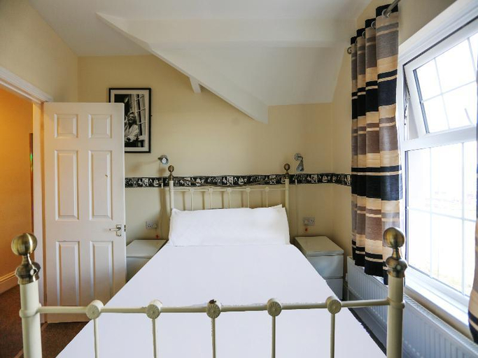 Bedroom 3, The Shores Hotel, Central Blackpool, Blackpool