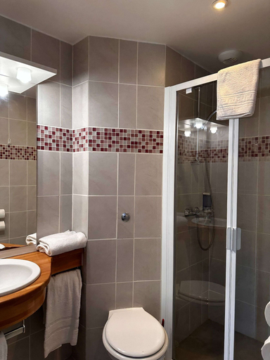 Bathroom 3, L2R La Ferté-sous-Jouarre, Seine-et-Marne