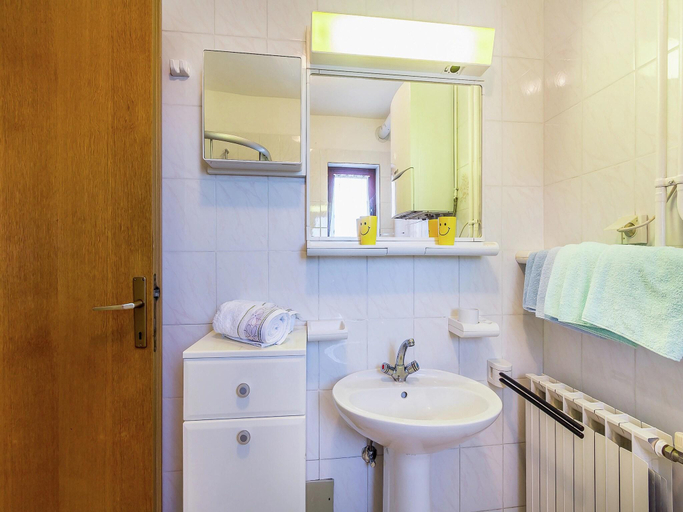 Others 4, Apartment in Gajana with Mini Football Field, Vodnjan