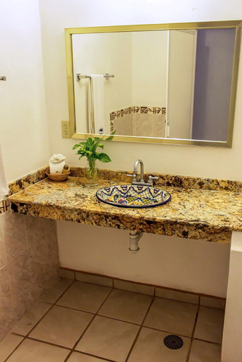 Bathroom 4, Vallartasol Hotel, Puerto Vallarta