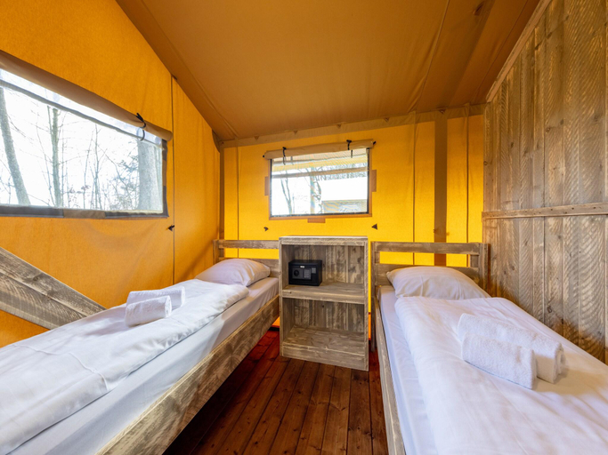 3, Charming Safari Tent by the Lake, Aa en Hunze