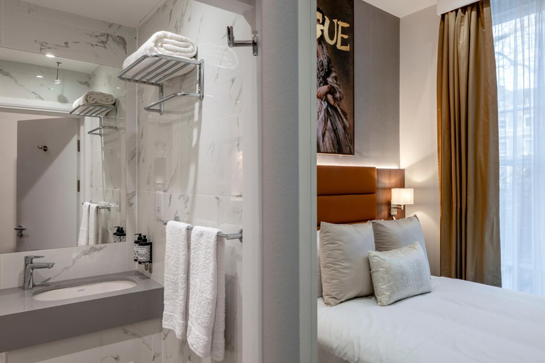 Bedroom 2, Berjaya Castleton Hotel, London