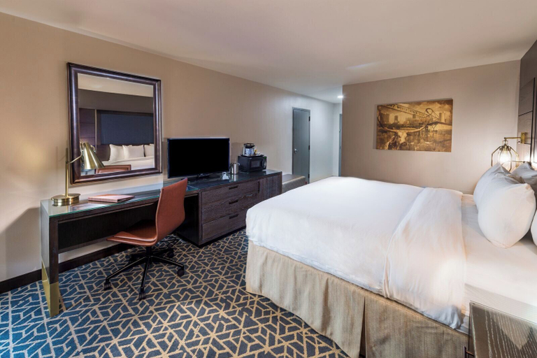 Bedroom 4, DoubleTree by Hilton Hotel Arlington DFW South, Arlington