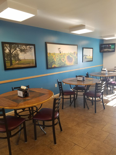 Food & Drinks 5, Ramada by Wyndham Williston, Williams