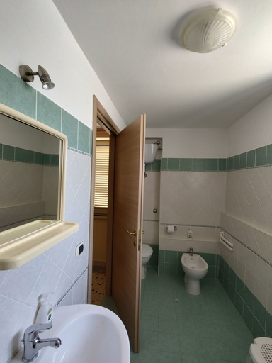 Bathroom 5, Camere Riviera di Ulisse, Latina