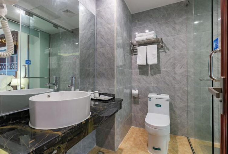 Bathroom, Lijin Hotel, Qinzhou