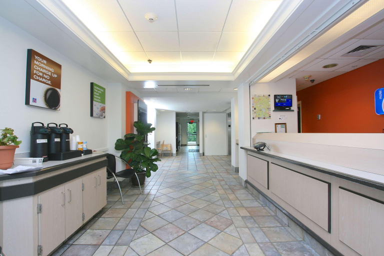 Public Area 2, Motel 6 Burlington, Chittenden