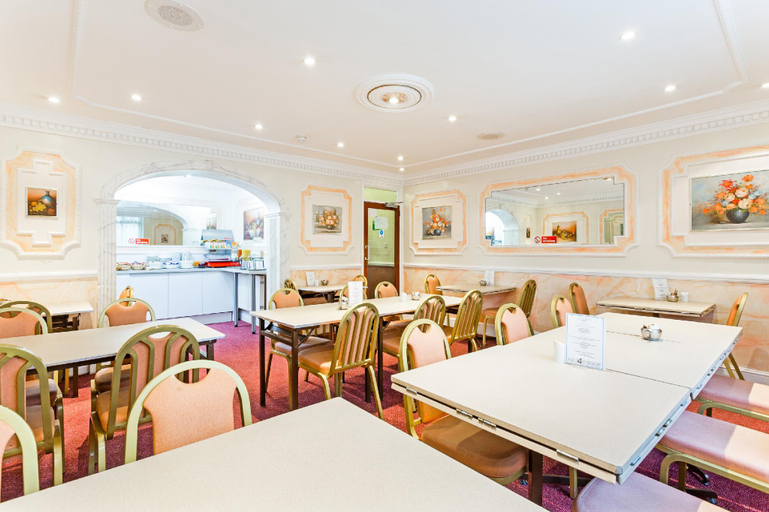Food & Drinks 5, St George Hotel, London