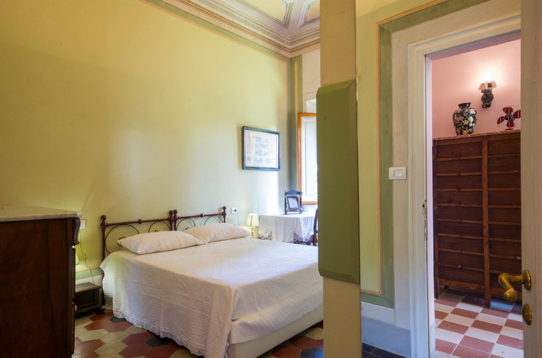 Bedroom 3, A path of relaxation and history between vineyards and olive trees - 6 pax, Florence