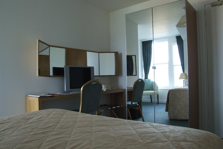 Others 4, The Victoria Hotel, North Ayrshire