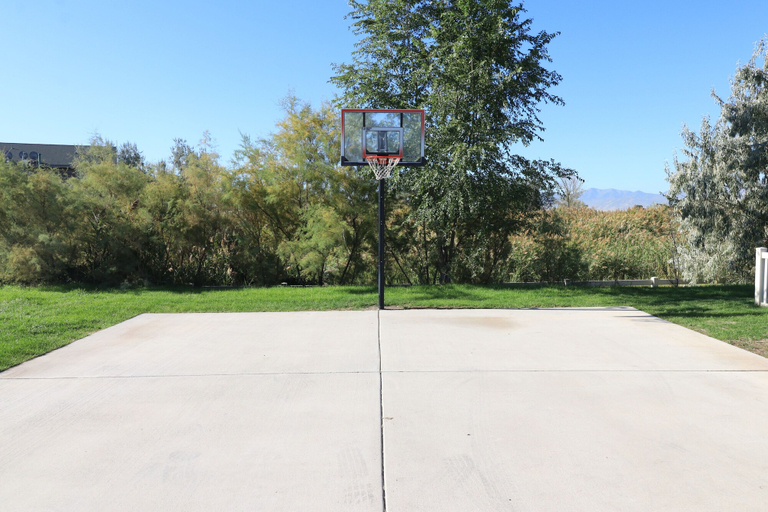 Public Area, Sun Outdoors Salt Lake City, Davis