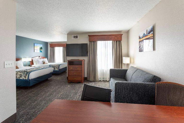 Bedroom 2, GrandStay Hotel & Suites Downtown Sheboygan, Sheboygan