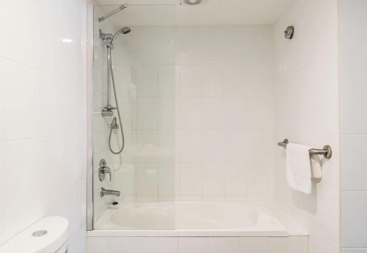 Bathroom 5, Checkers Resort & Conference Centre, Sydney