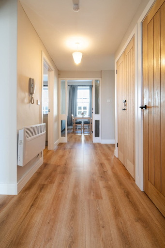 Room 5, 2 Bed Flat - Town Centre, Renfrewshire