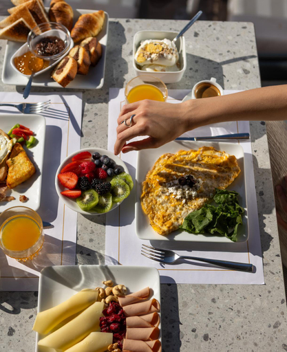 Food & Drinks 4, The "L" Suites & Apartments, Ionian Islands