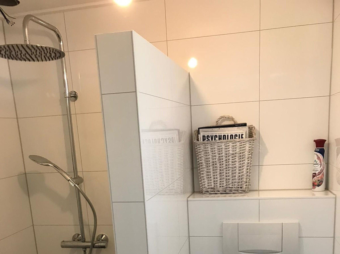 Others 5, Holiday Home in Reutum with Pond and Trails, Tubbergen