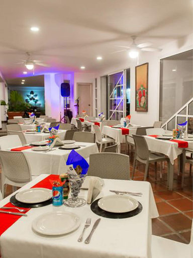Food & Drinks 5, Hotel LD Palm Beach, Antolín del Campo