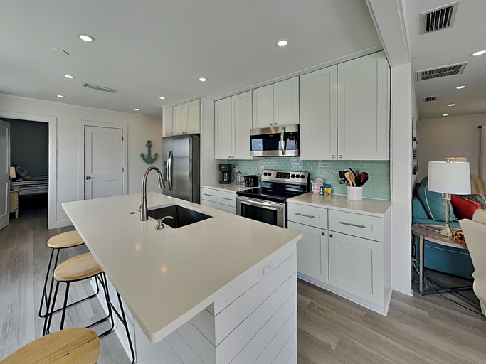 Others 5, 275 Blue Bay by Distinctive Beach Rentals, Lee