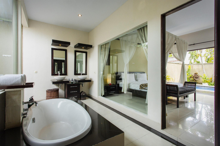 Bathroom 11
