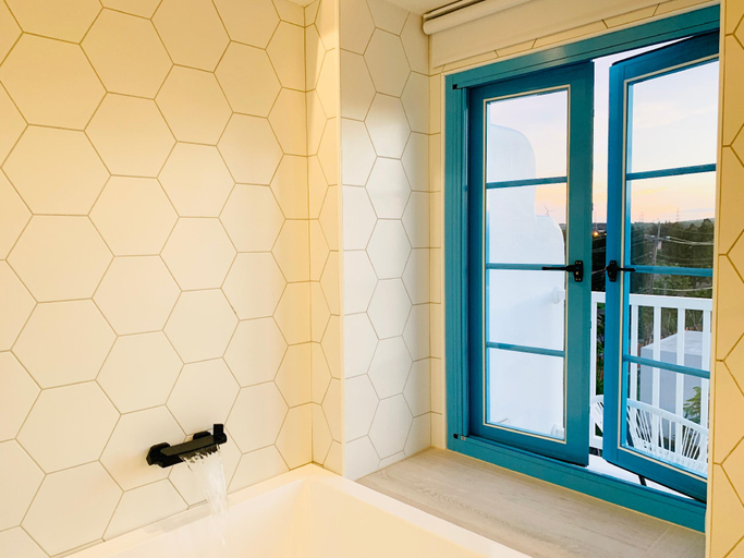 Bathroom 4, Little Greece Kenting, Pingtung