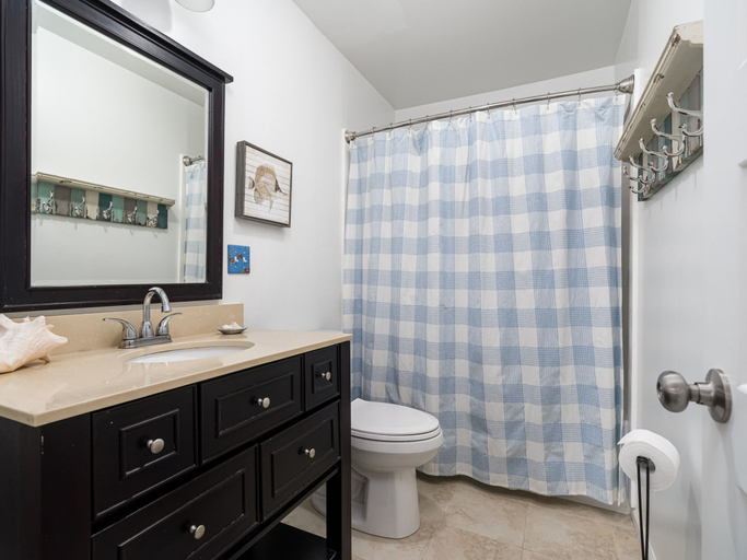Bathroom 4, Bay Breeze, Aransas
