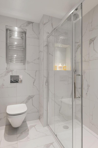 Bathroom 4, ザ ヘンリー オテル ベイズウォーター, ソンダー by マリオット ボンヴォイ(Sonder the Henry), London
