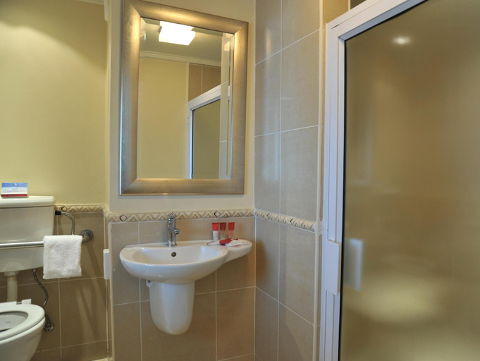 Bathroom 4, Cresta President Hotel, Gaborone