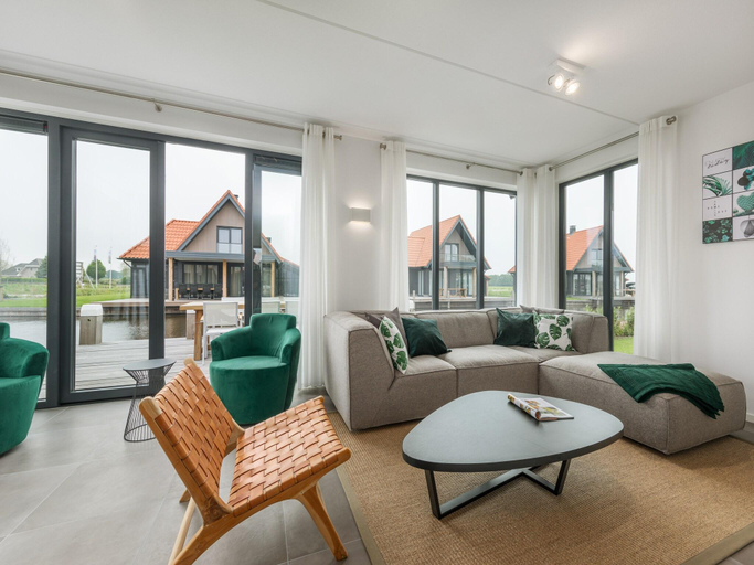 Others 2, Luxury Villa on Waterfront, Steenwijkerland