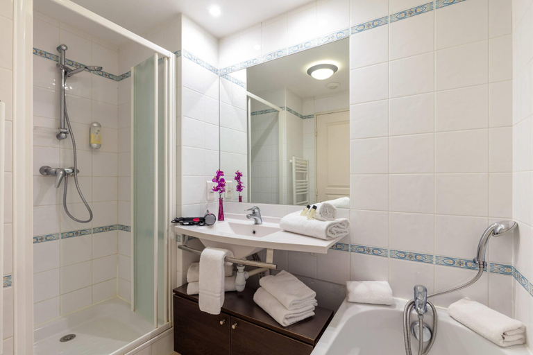 Bathroom 7