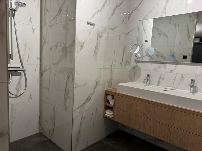 Bathroom 2, Longstay Achterhoek, Bergh