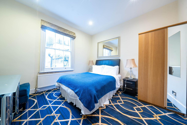 Others 5, Hyde Park Rooms and Apartments, London