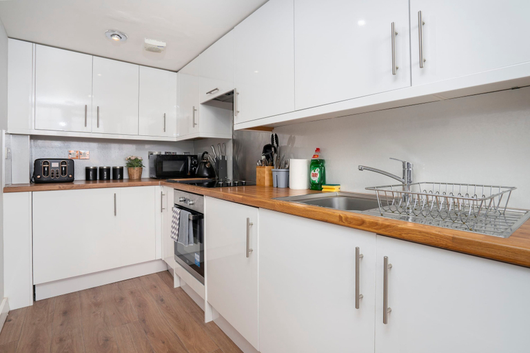 Room 2, 2bed-2bath Flat City Centre, Edinburgh