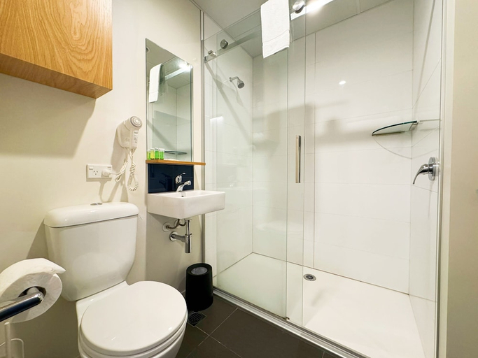 Bathroom 3, Park Hotel Lambton Quay, Wellington