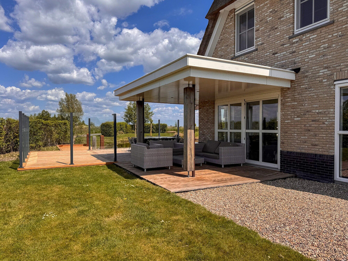 Garden 5, Villa by Tjeukemeer With Sauna & Whirlpool, Lemsterland