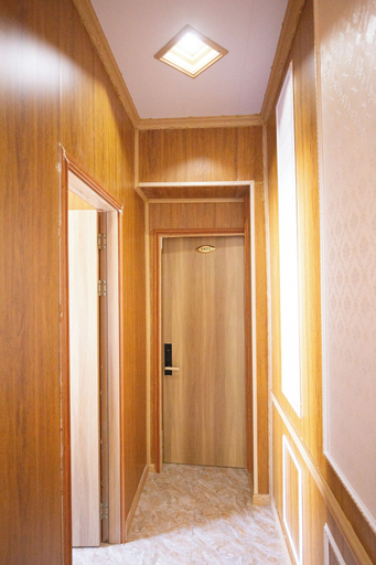 Others 5, Quyenly Motel, Mèo Vạc