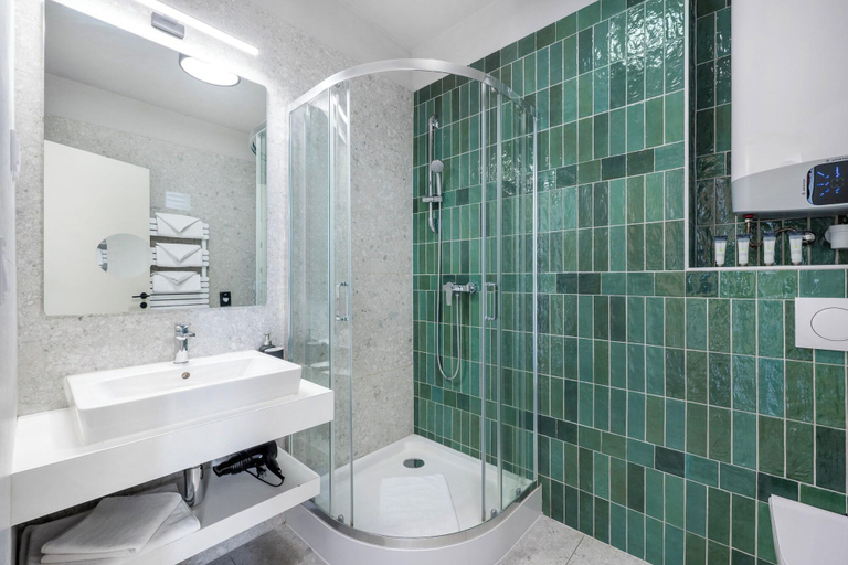 Bathroom 5, Florin Apart Hotel, Budapesti