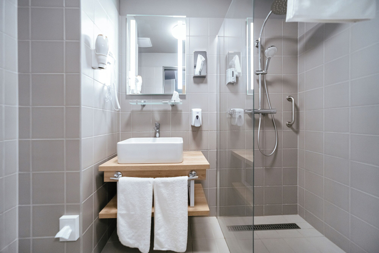 Bathroom 3, Rákóczi Hotel, Sátoraljaújhely