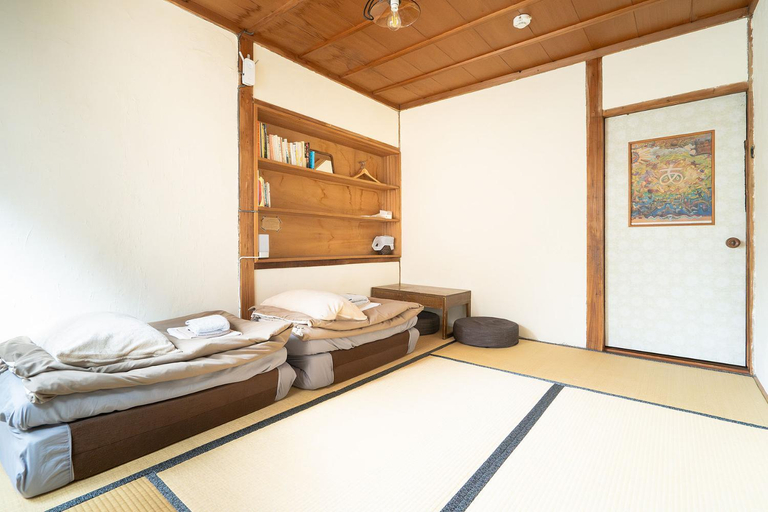 Bedroom 4, 1166 Backpackers, Nagano