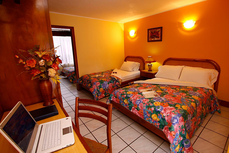 Others 5, Hotel Club del Sol, Atacames